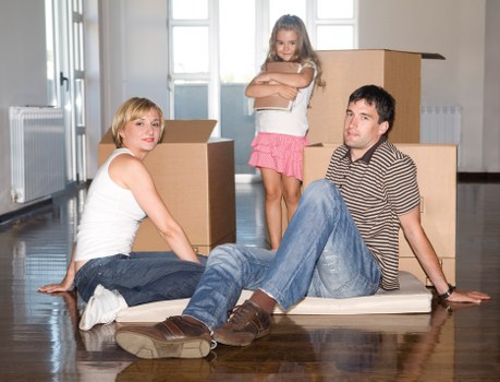 Local van loading items for a home move in Crooklog